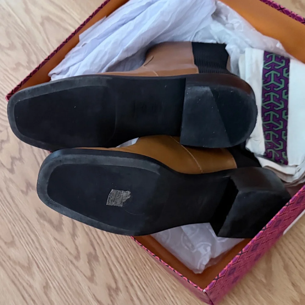 Tory Burch Chelsea Boot--Sierra Antik (8.5)